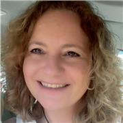 Laureata lingue offresi per aiuto compiti ed imparare l'inglese in modo semplice e veloce